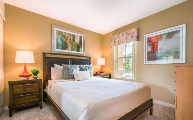 537 Regal Palms