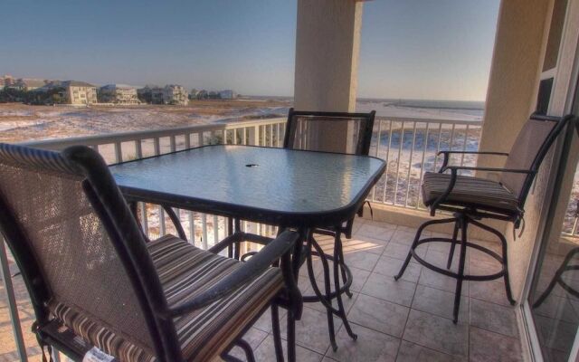 La Vista - 2 Br Condo