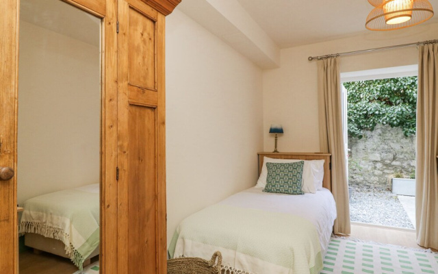 Tamar 2 Sussex Place