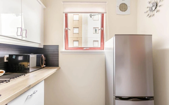 Stylish 2-bed Apartment w/ Kitchen, Ultrafast Wifi