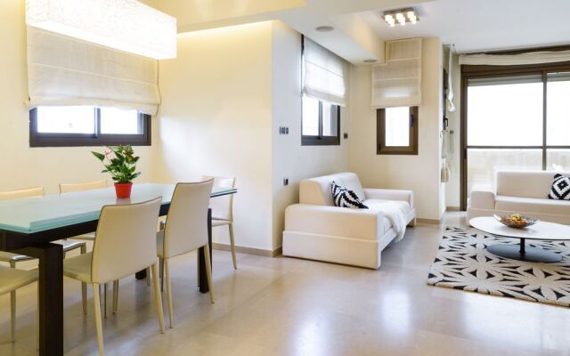 Sea View 5th floor 1 min walk to beach