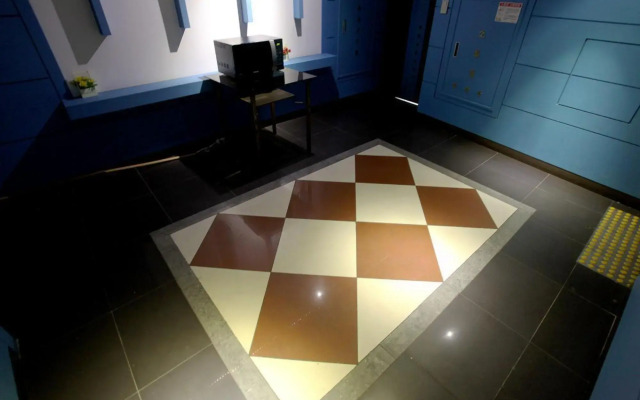 Incheon Black Hole Hotel