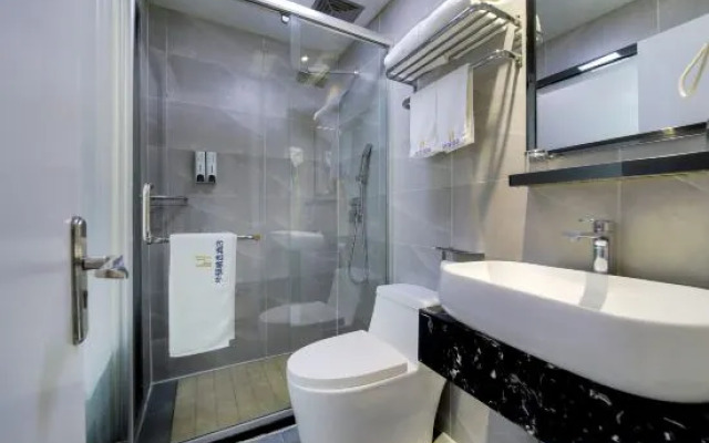 Home Inn Huaxuan (Beijing Huilongguan East Street Subway Station)