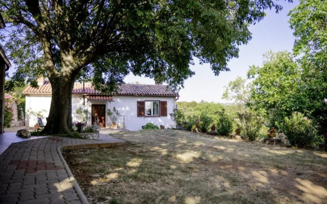 Roža in Sveti Bartol (Haus für 2-3 Personen)