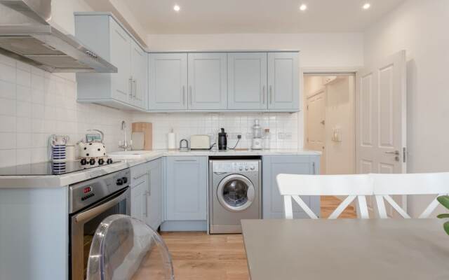 Bright 1 Bedroom Apartment in Wimbledon Park