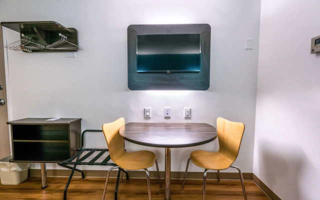 Motel 6 Pottstown, PA