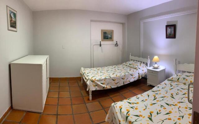 Casa para 12 con garaje, jardín y quincho