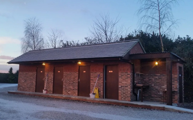 The Little Hide - Adult Only Camping Pods