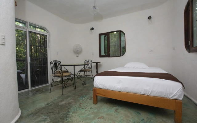 Jolie Jungle Eco Hotel