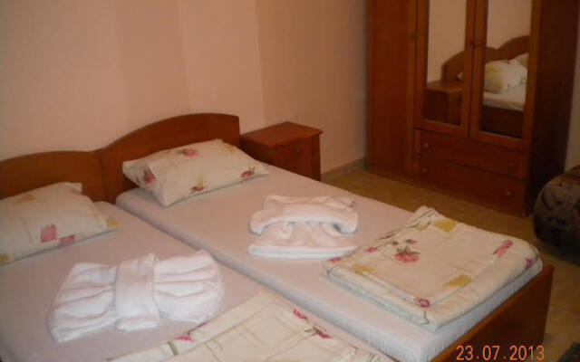 Standard Double Room in Dafinka Guest House