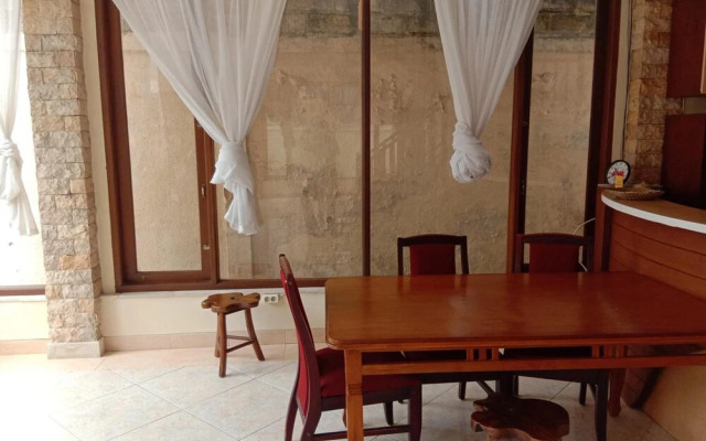 Loven Sanur Guest House
