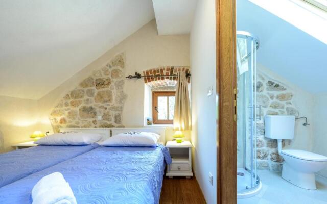 Villa Stone-Exceptional private Estate