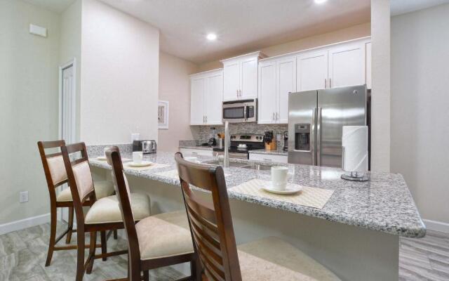 Storey Lake-5 Bedroom Townhouse w/Splashpool-1617ST