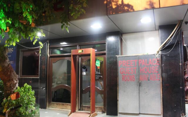 OYO 2705 Hotel Preet Palace