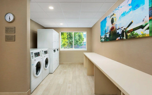 Courtyard by Marriott Santa Monica