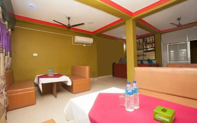 OYO 766 Hotel Crown Plaza