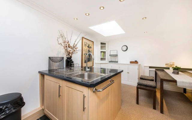 2 Bed Apartment, Notting Hill