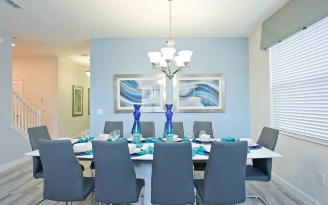 4839 Kings Castle Circle 5 Bedroom Home