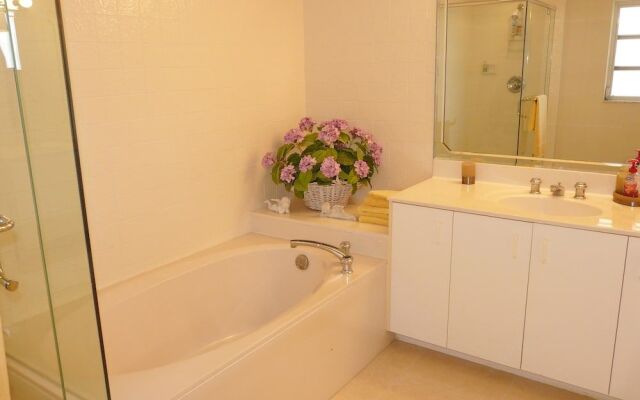 Top Floor Beachfront Condo With Ocean Views/pool/spa