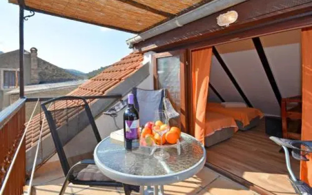 Apartments & Rooms As