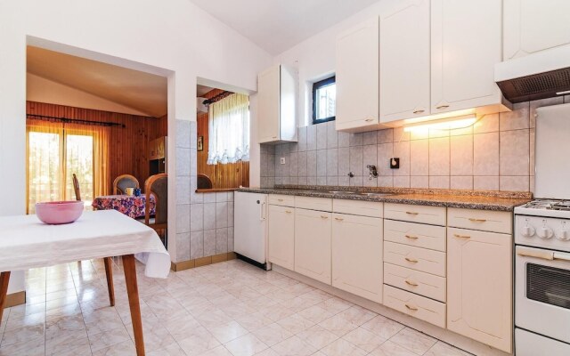Nice Apartment in Seline With 2 Bedrooms and Wifi