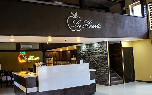 La Huerta Inn & Suites