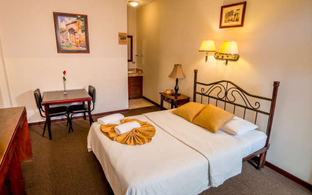 Hotel Amón Real