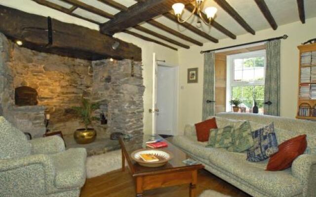 Frondderw Country House