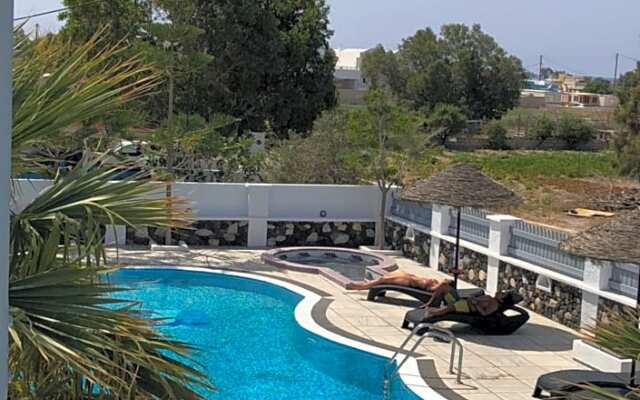 Black Coast Hotel Santorini