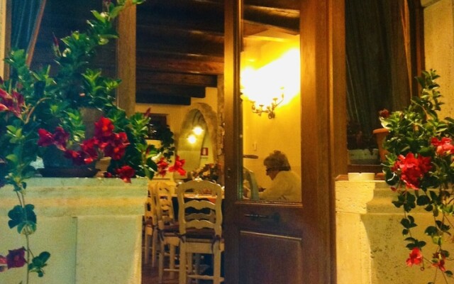 Archi Del Sole & San Rocco