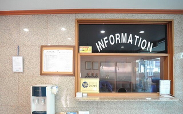 Goodstay Equus Motel