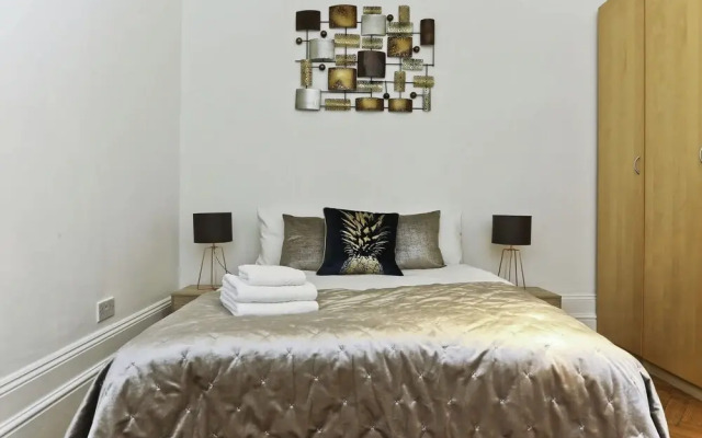 Platinum Apartments in Farringdon 9980