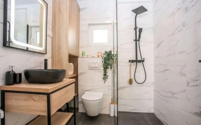 Bruno - Modern Apartment With Pool - A1