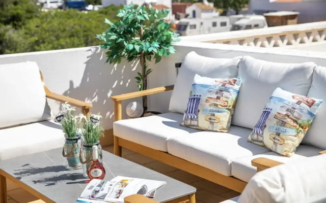 Charming Apartment in Benagil With Pool