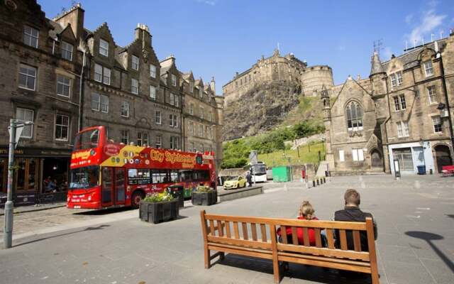 Bright Apartment On The Grassmarket