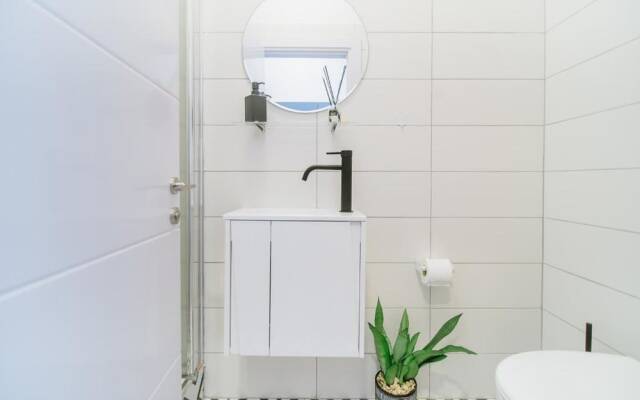 Monochrome Rothschild - Smart Hotel by Loginn Tel Aviv