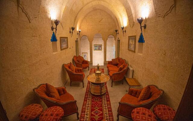 Pietra Cave Suites