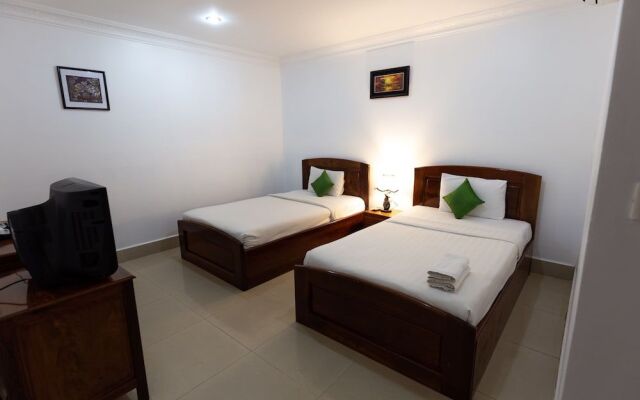 Riverside Phnom Penh Hotel
