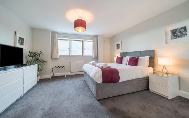 Roomspace -The Courtyard Penthouse