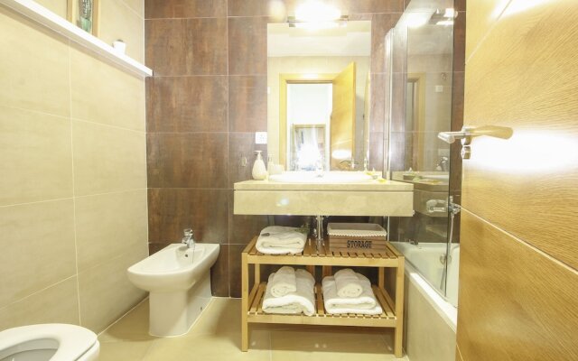 Deluxe Apartment San Julian With Parking