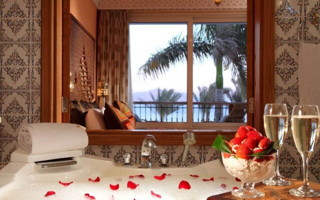 An Amazing 2 Bedrrom Villa Overlloking the Red Sea Wirh its Private Pool