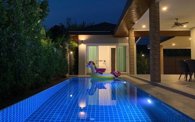 Private Villa with Pool near Laguna