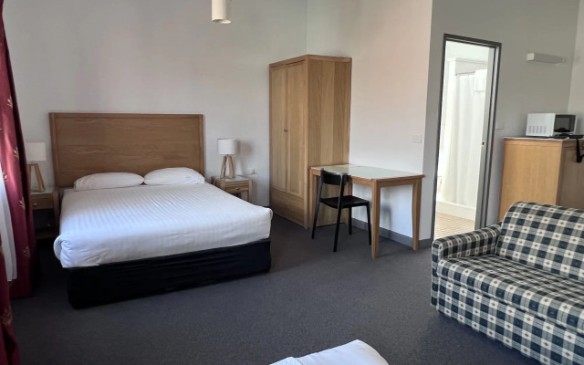 Spa Village Travel Inn