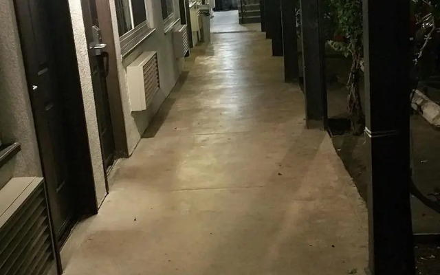 Welcome Inn on Colorado Blvd