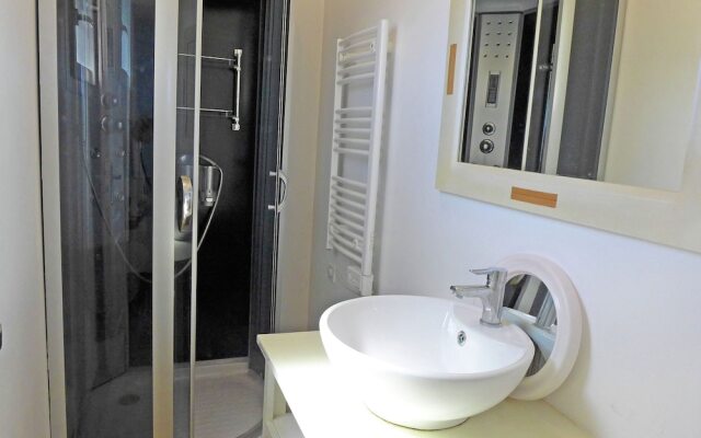 Beautiful House With Private Pool and Large Garden