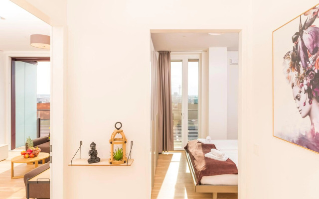 Triiiple Tower Dream Apartments with Rooftop-Summer-Pool by ichbucheAT