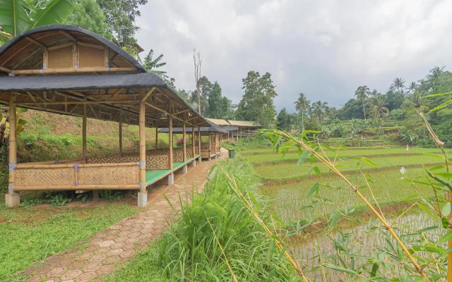 Batu Apung  by RedDoorz