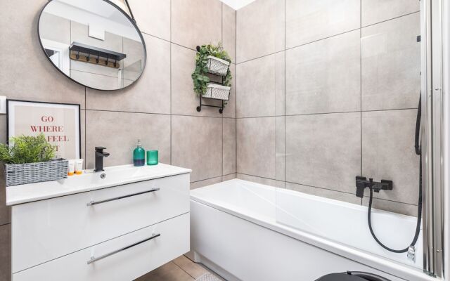 City View Apartment by Renters