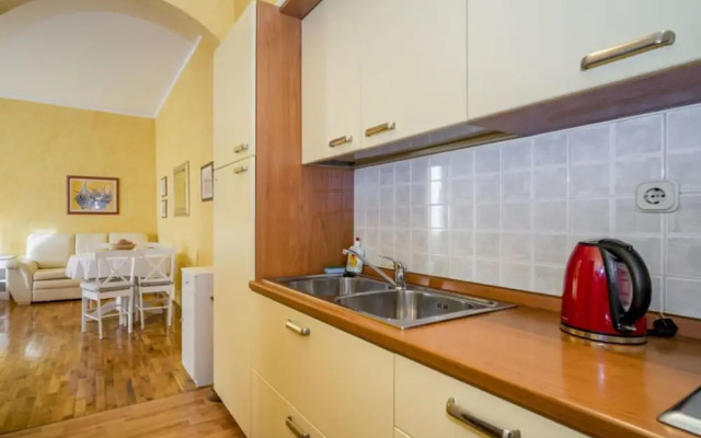 Apartments and Rooms Villa Rossella 2