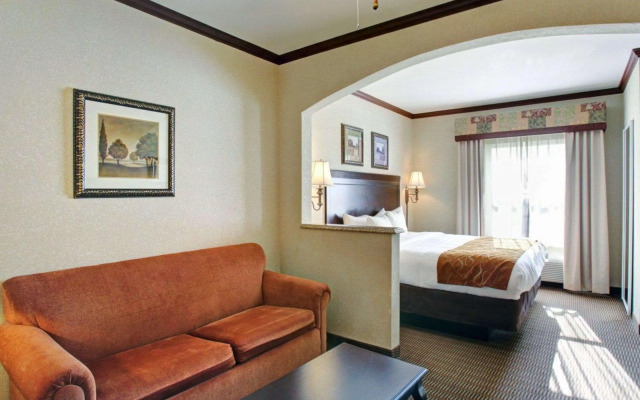 Comfort Suites University Drive